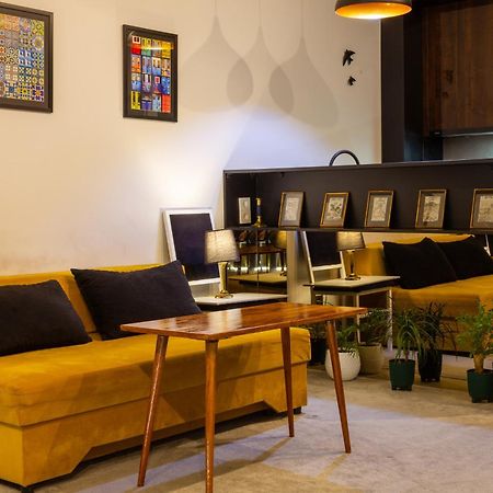 בישקק 9Th And 6Th Floor Stylish Apartments With Mountainvista מראה חיצוני תמונה