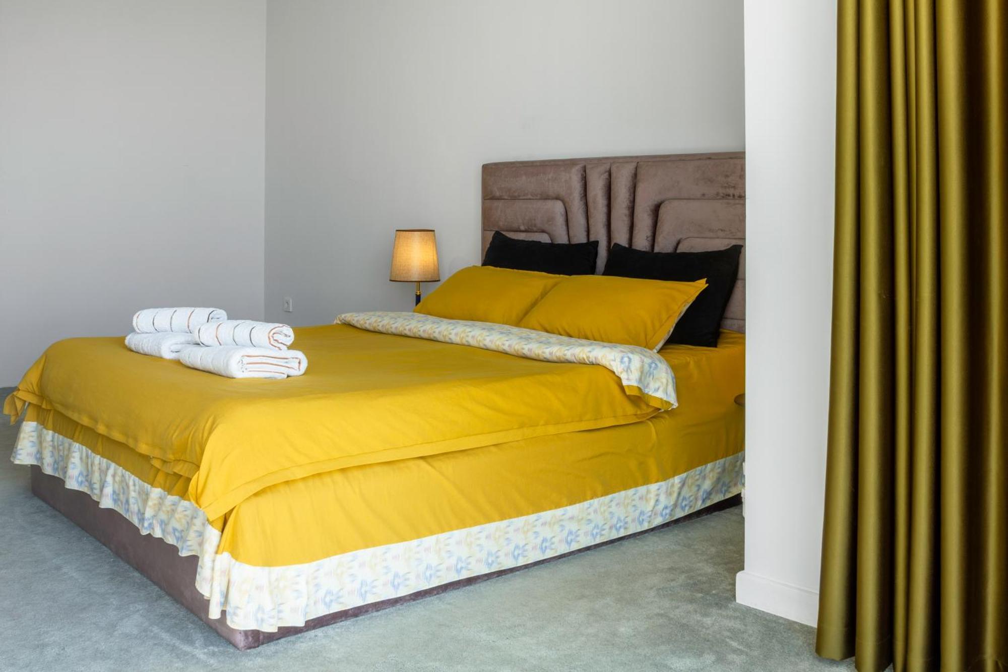 בישקק 9Th And 6Th Floor Stylish Apartments With Mountainvista מראה חיצוני תמונה